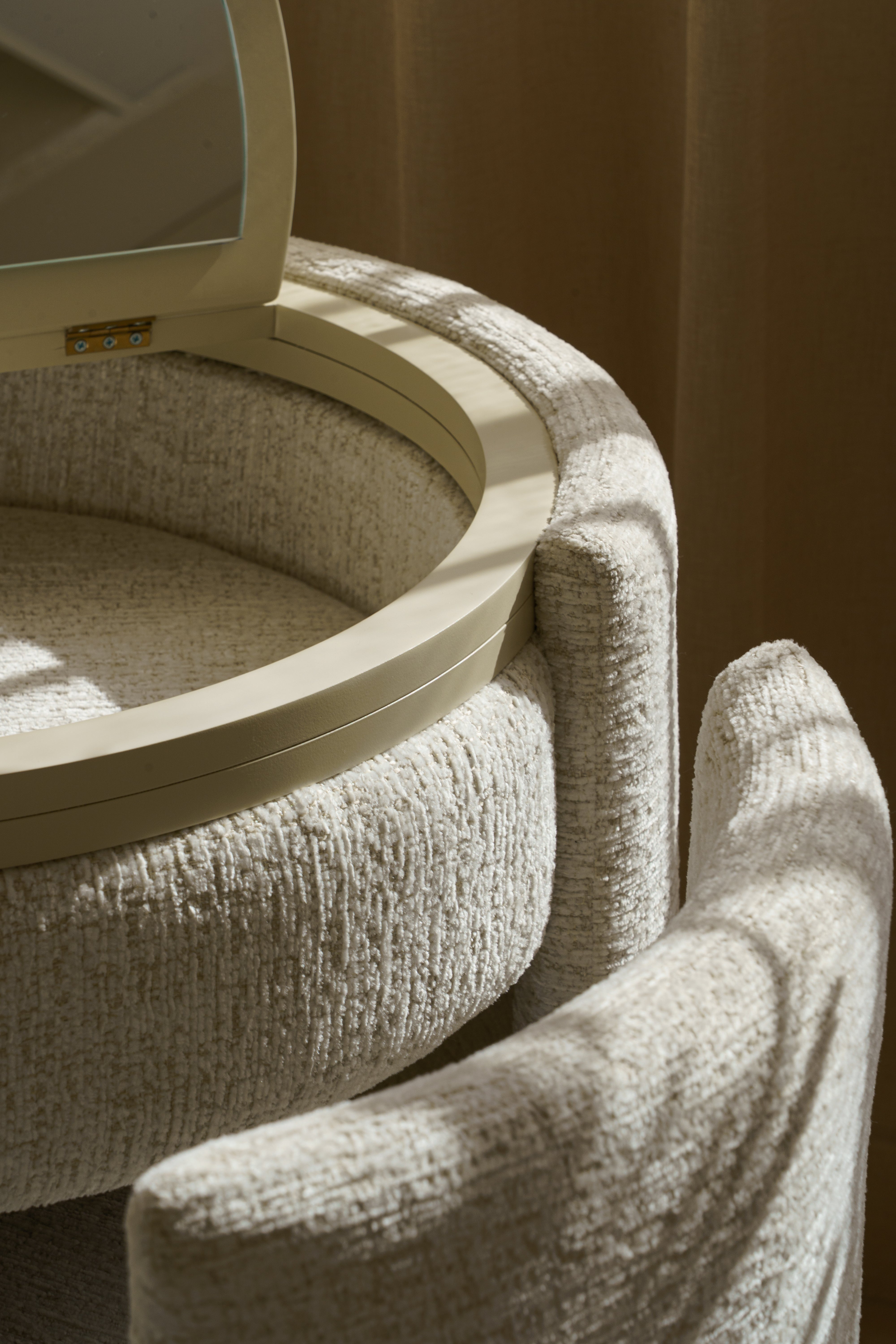 YOME Vanity Table Off White - Luxury round makeup table